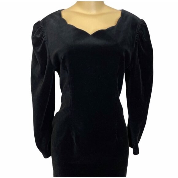 CLASSICS DEBENHAMS Vintage UK Black Velvet Dress 8 - Picture 2 of 6